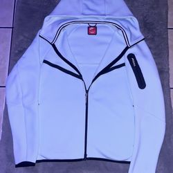 Not Free Send Offers Nike Tech