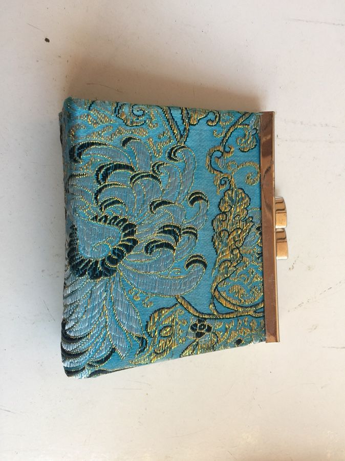 Small coin clutch