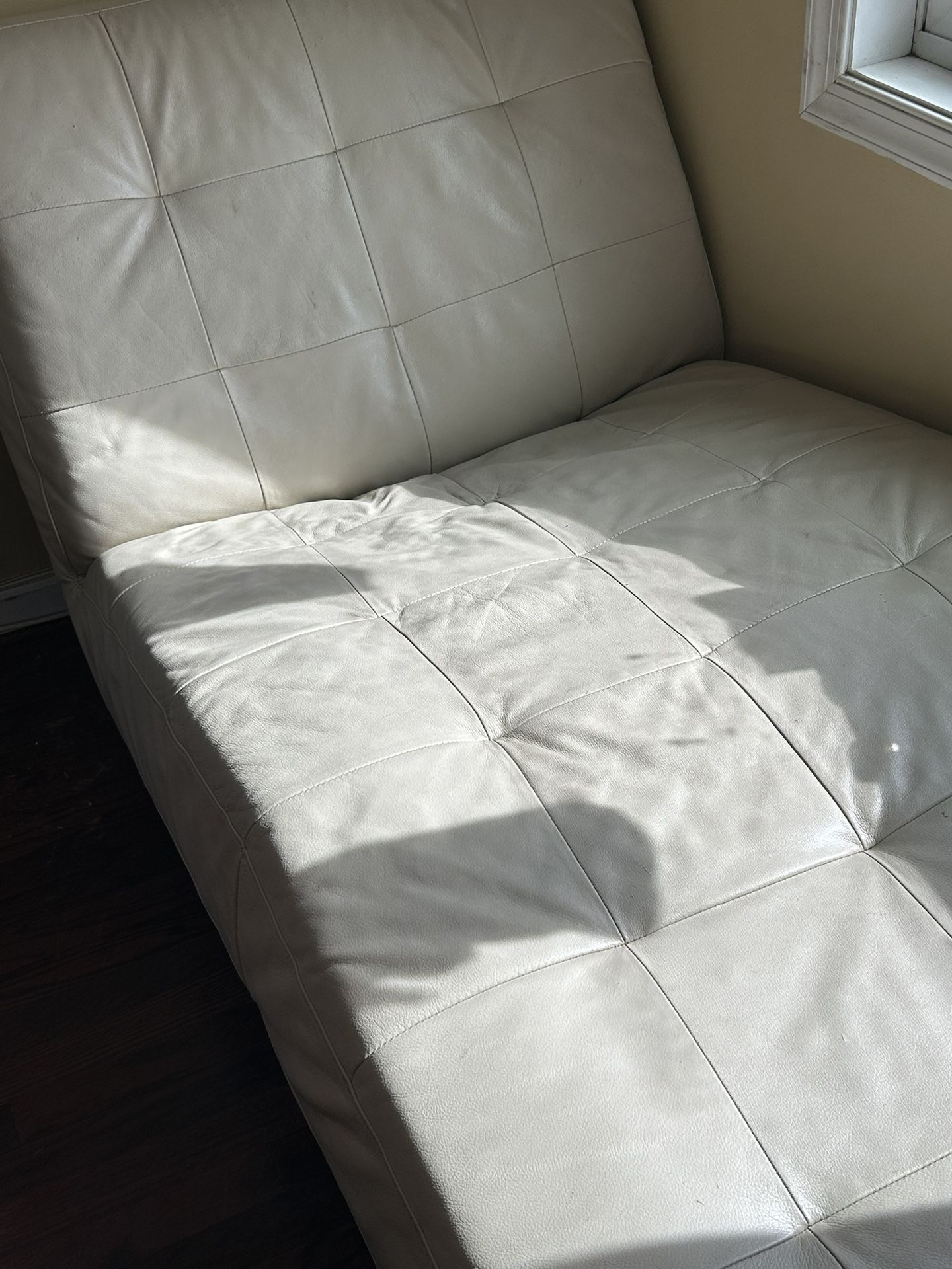 Leather Chaise 50$ Pick Up Only