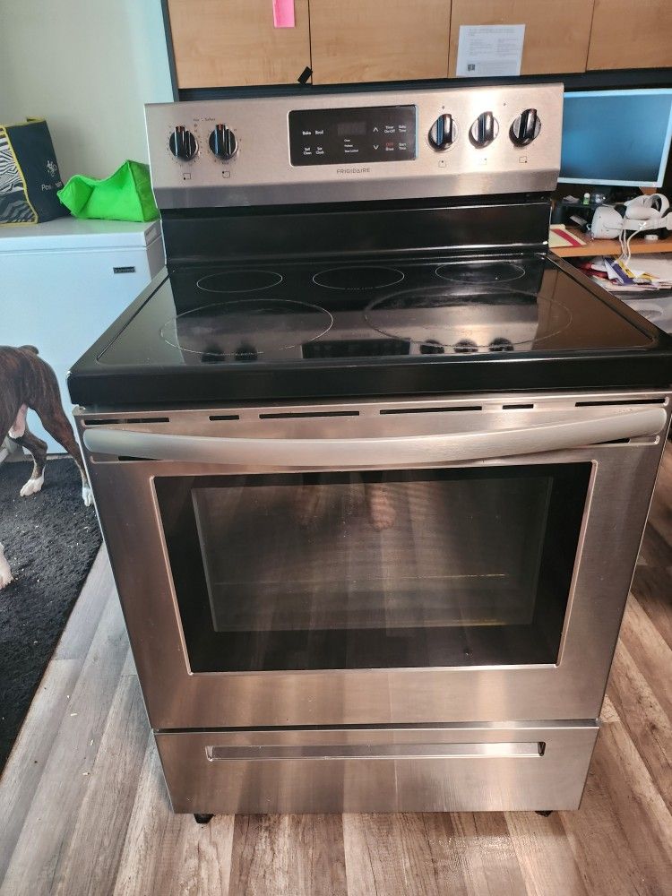 Frigidaire Range