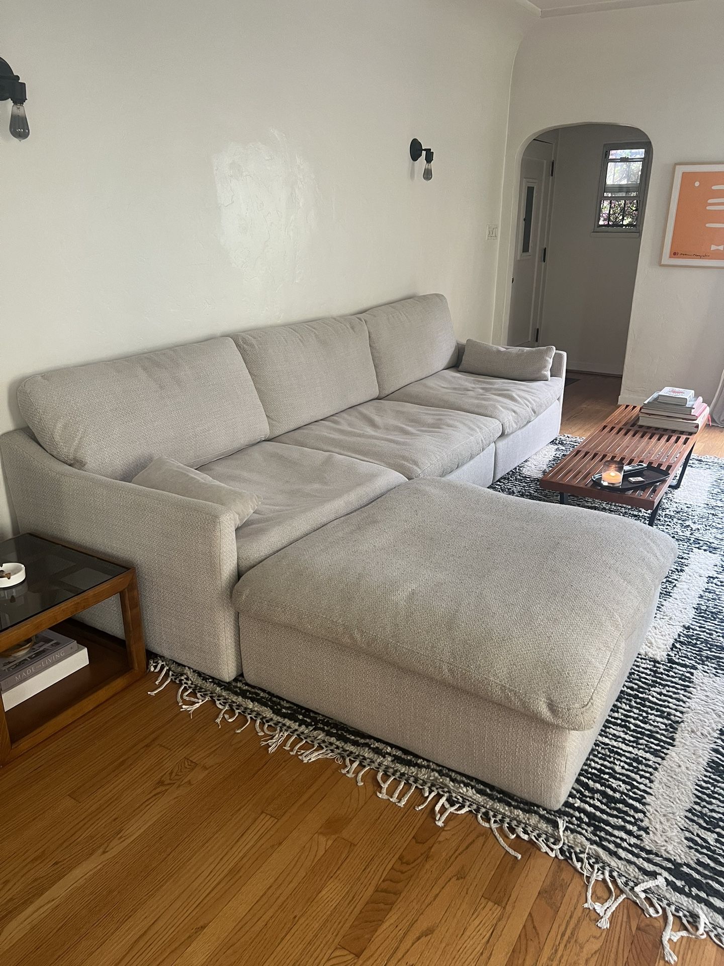 HD Buttercup White/Beige Sectional Sofa