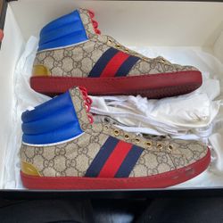 Gucci Shoes 