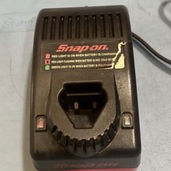 Snap-on Tools CTC572 7.2V Battery Charger Black Single Battery Charging