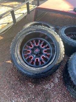22” Fuel “stroke” wheels bolt pattern 8x6.5