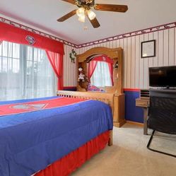 Matching Bedroom Furniture Set