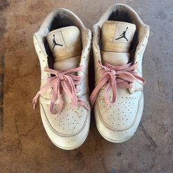 Jordan 1 Low White Baseball Cleats (Used)