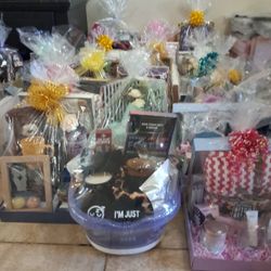 MOTHER'S DAY BASKETS 