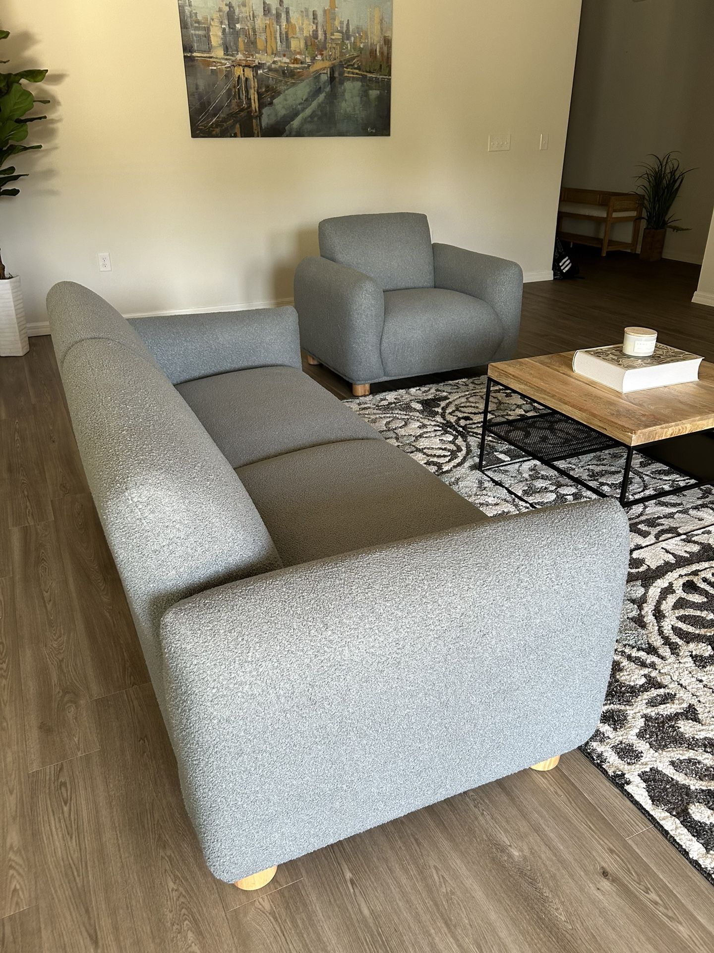 Like New Sofa and chair Set