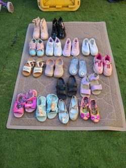 GIRLS USED SHOES..SIZES 10 THROUGH 11..AS IN PICTURES.. PICK UP IN BLOOMINGTON..CHECK OUT MY PAGE FOR MORE ✔️ ✅️ SE HABLA ESPANOL..