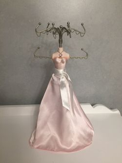 Blush pink, necklace holder