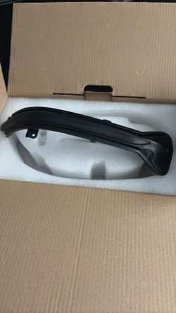 BMW 330i Right Side Signal