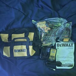 Dewalt Hammer Drill Set Including Bag