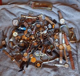Large Lot of Assorted Vintage Watches