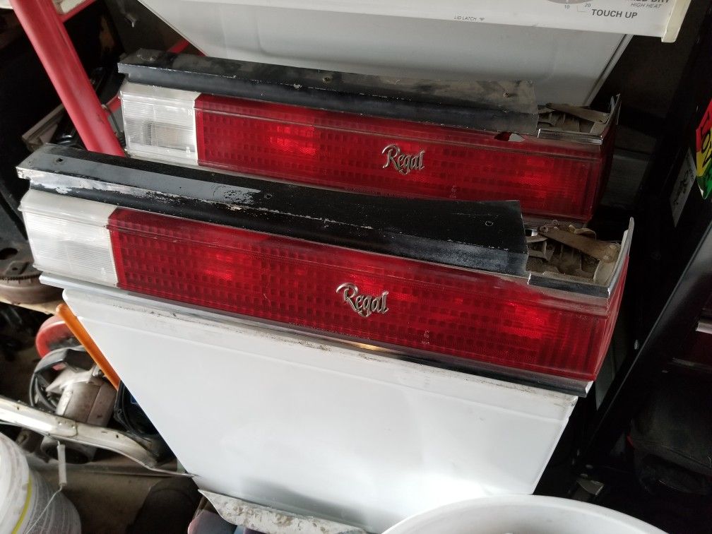 Buick regal tail lights