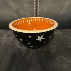 New Without Tags Small Terramoto Ceramic Black Orange White Halloween Holiday Stars Dots Bowl Dish Decoration