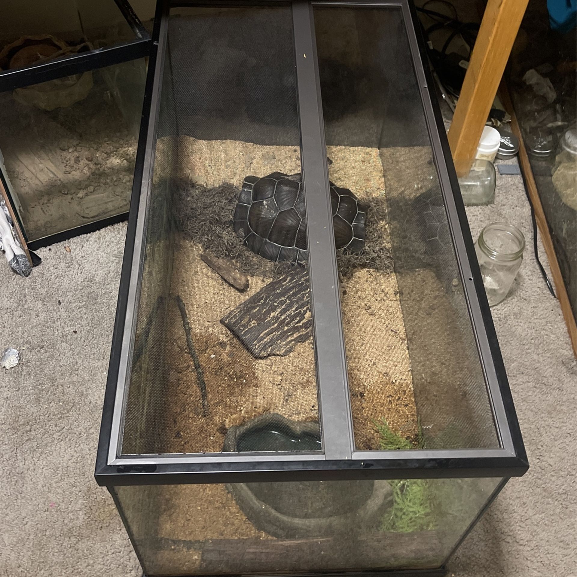 Animal Tank, 45gal, Comes With Heat Pad, Feeding Prongs, And Hide