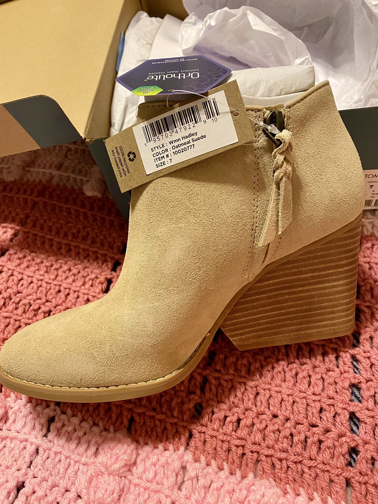 Tom’s Ankle Wedge booties Size 7