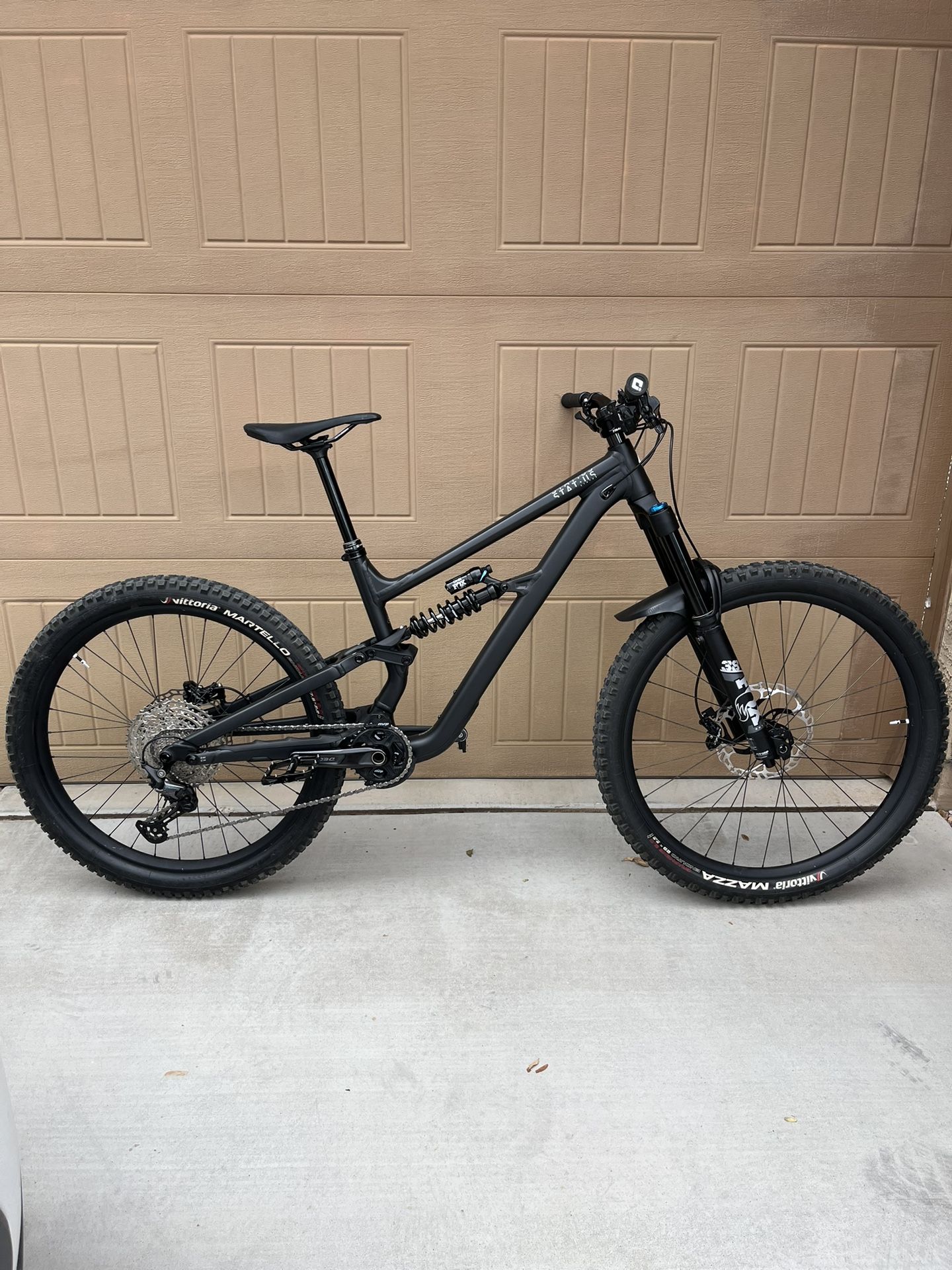 2025 Specialized Status 2 (Medium/S3)
