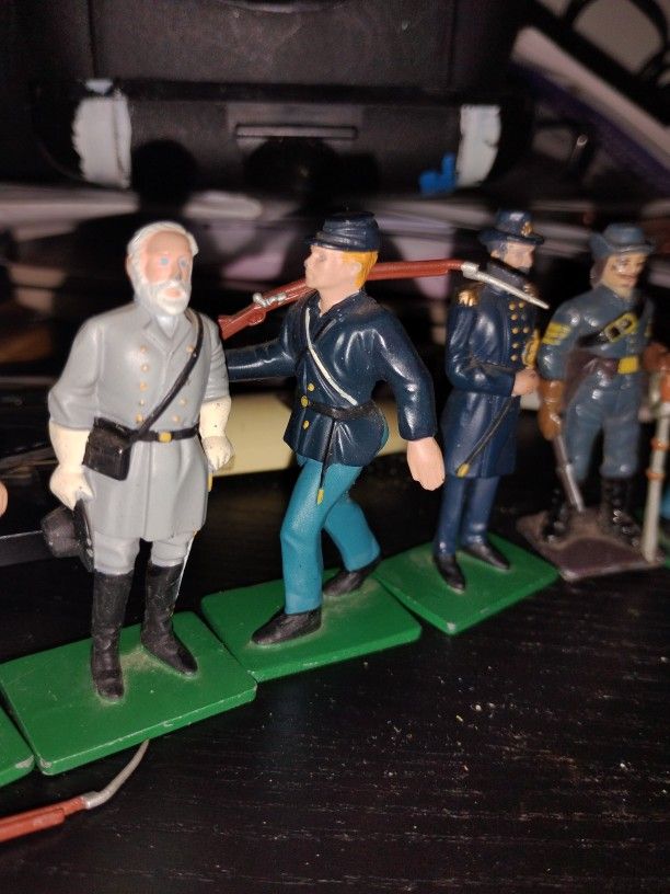 Antique Iron Civil War Soldiers