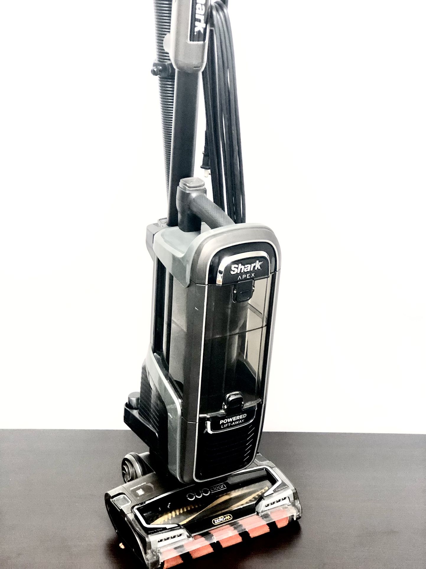 Shark Apex AZ1002 Duo Clean Vacuum With Self Clean Brush 