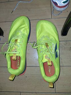 running  shoes size 14