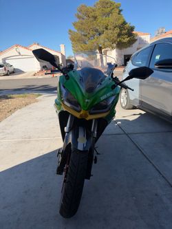 Boss Motorcycle With 1 Helmet