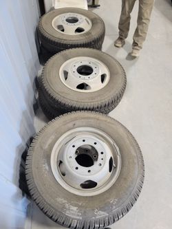 235/80 R17 MICHELIN
