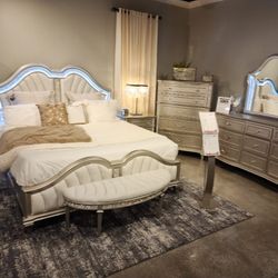 Bedroom Set New Platinum 4 Pcs Bed Dresser Mirror And Nightstand 
