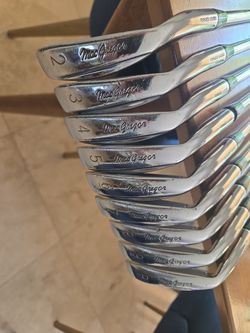 Macgregor VIP RH Stiff 2-PW Very Good Golf Clubs