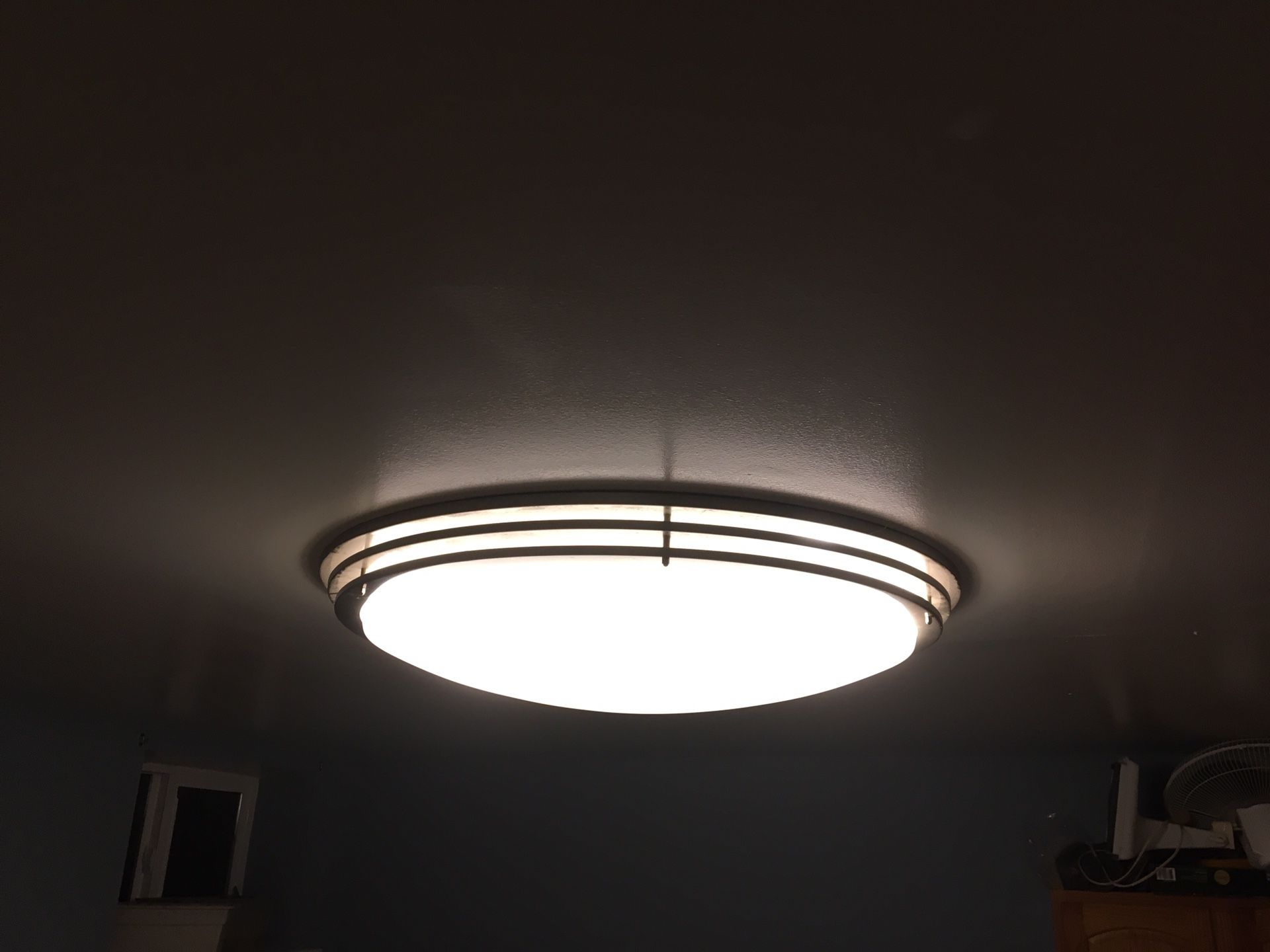 Light fixture