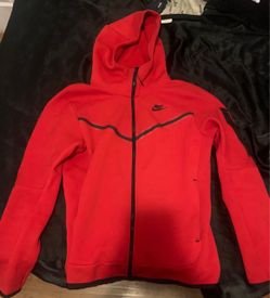 Red nike tech
