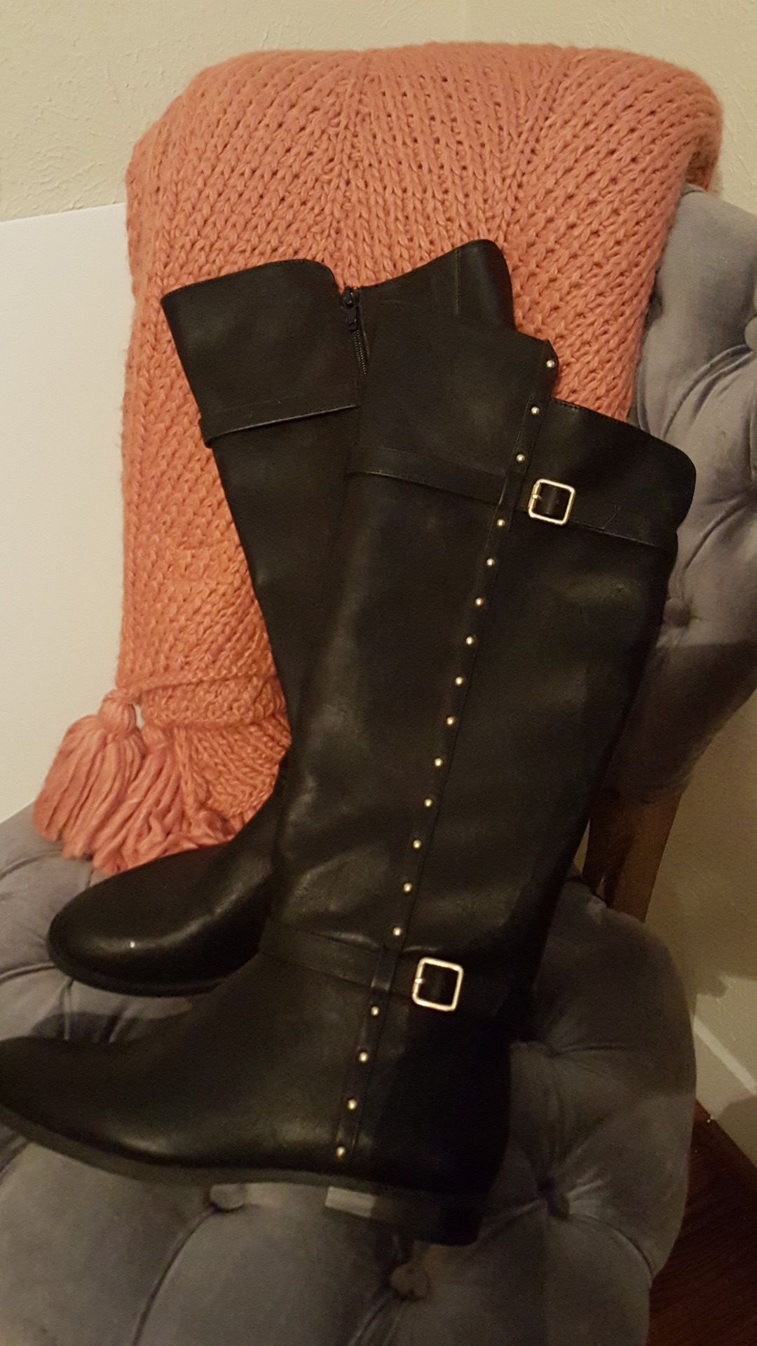 Black boots new, size 7
