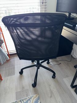 Black Mesh Office Chair