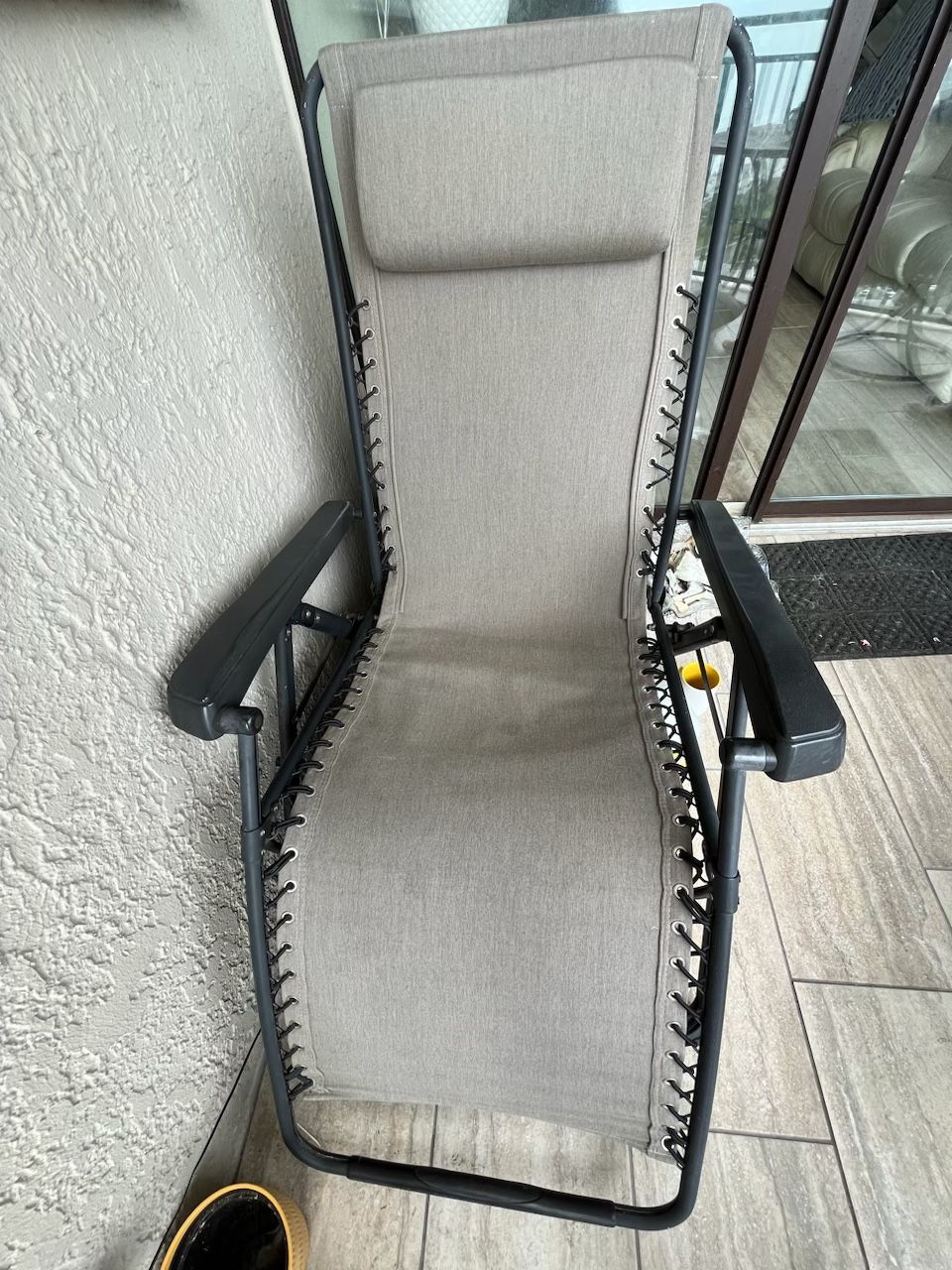 Zero Gravity Lounge Chair