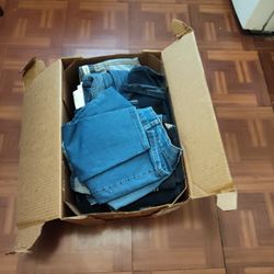 Women's Jeans Size 1 Through 5 Anchor Blue Levi Various Brands About 20 Pairs Whole Thing For 30 Bucks Or Best Offer