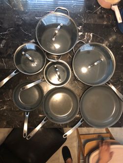 Pots and pans set