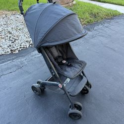 Qbit Compact Travel Stroller — Lightweight & Easy Fold!