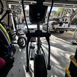 Elíptica /Elliptical Machine 