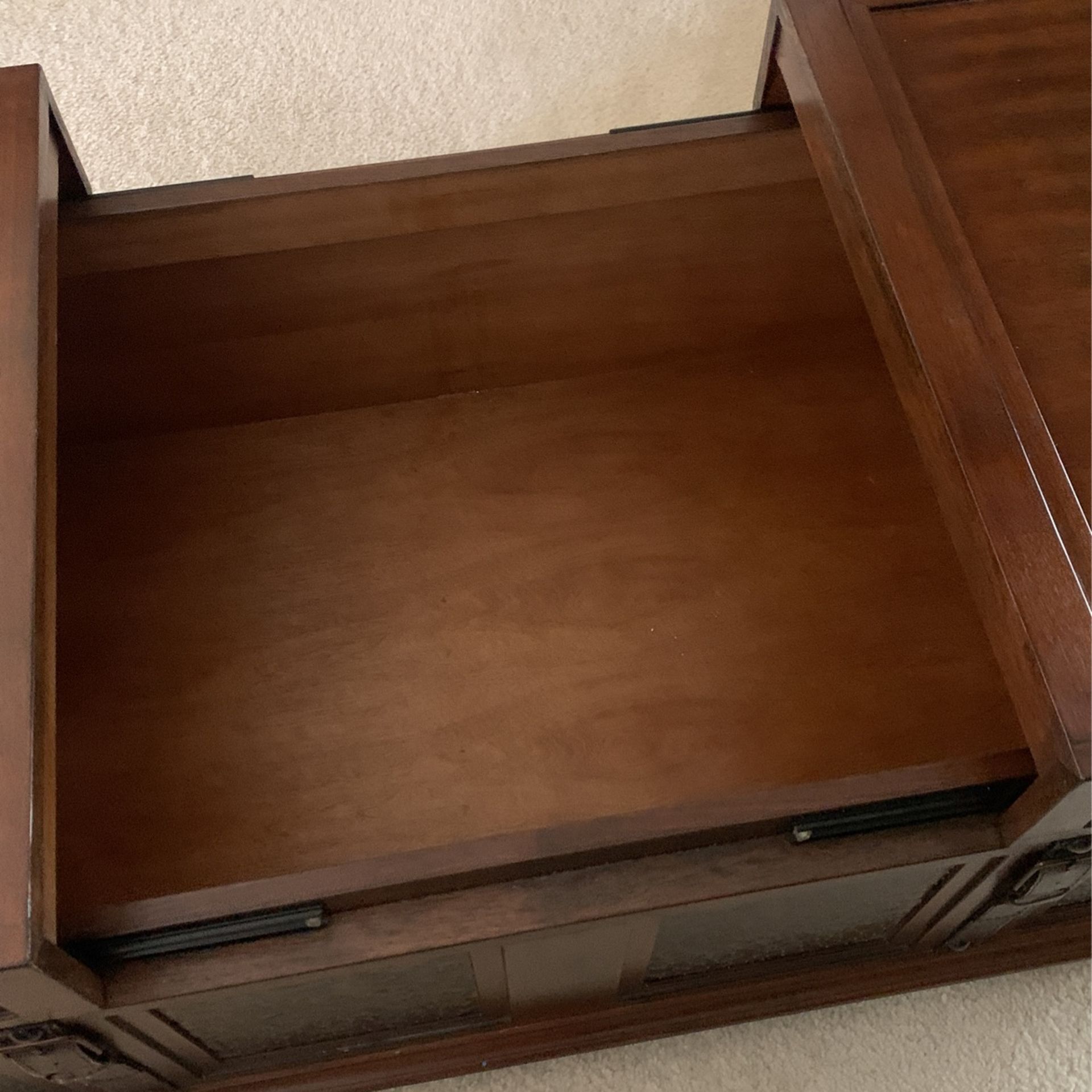 Ashley McKenna Coffee Table With Storage for Sale in Victorville, CA