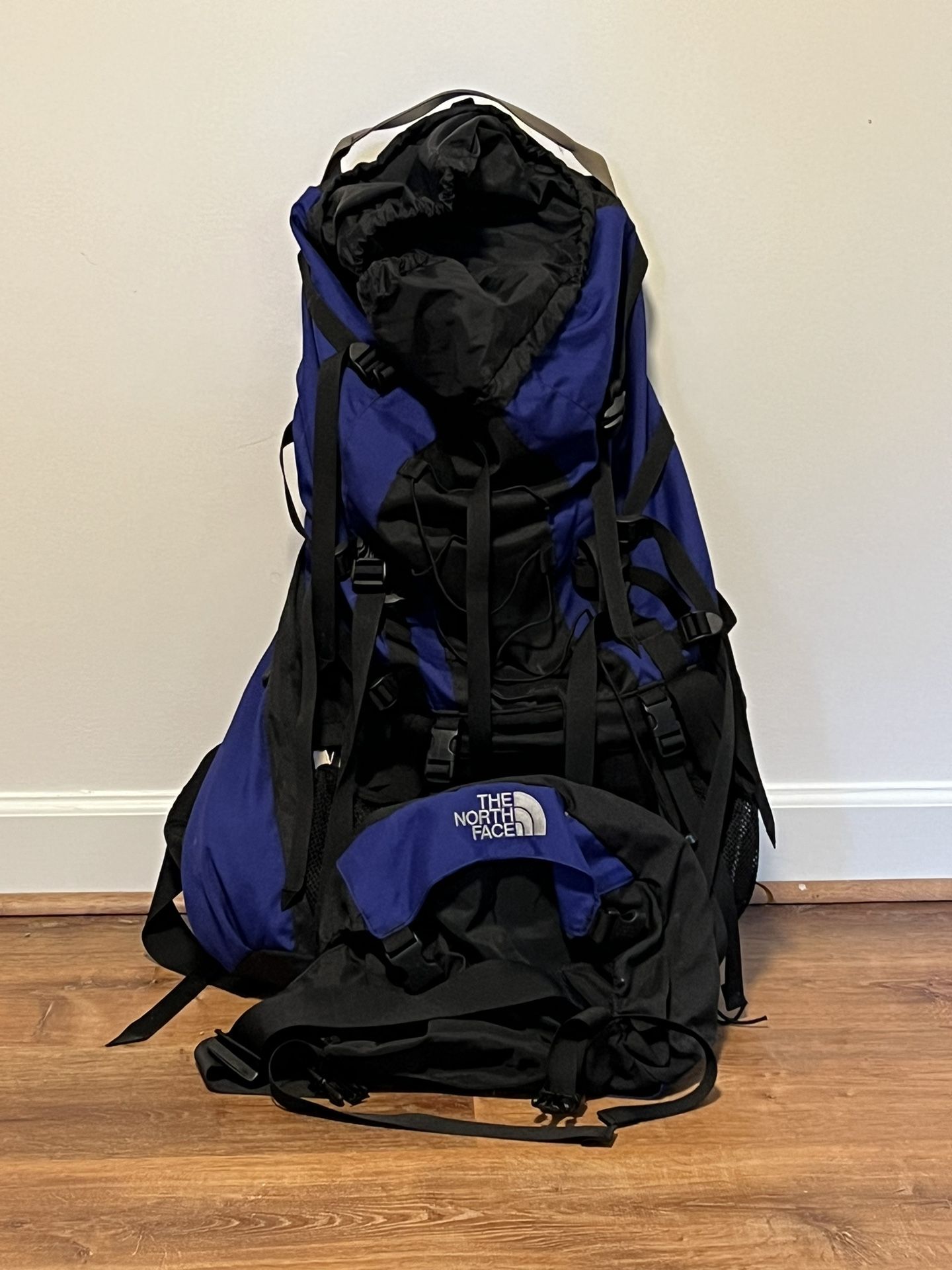 North Face Sentry Backpacking Pack