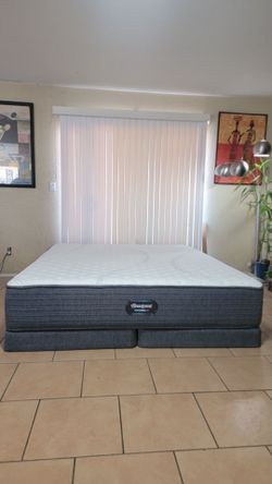 NEW CALIFORNIA KING SIZE BEAUTYREST MATTRESS AND BOXSPRINGS FOR SALE! IN EXCELLENT CONDITION, FREE DELIVERY