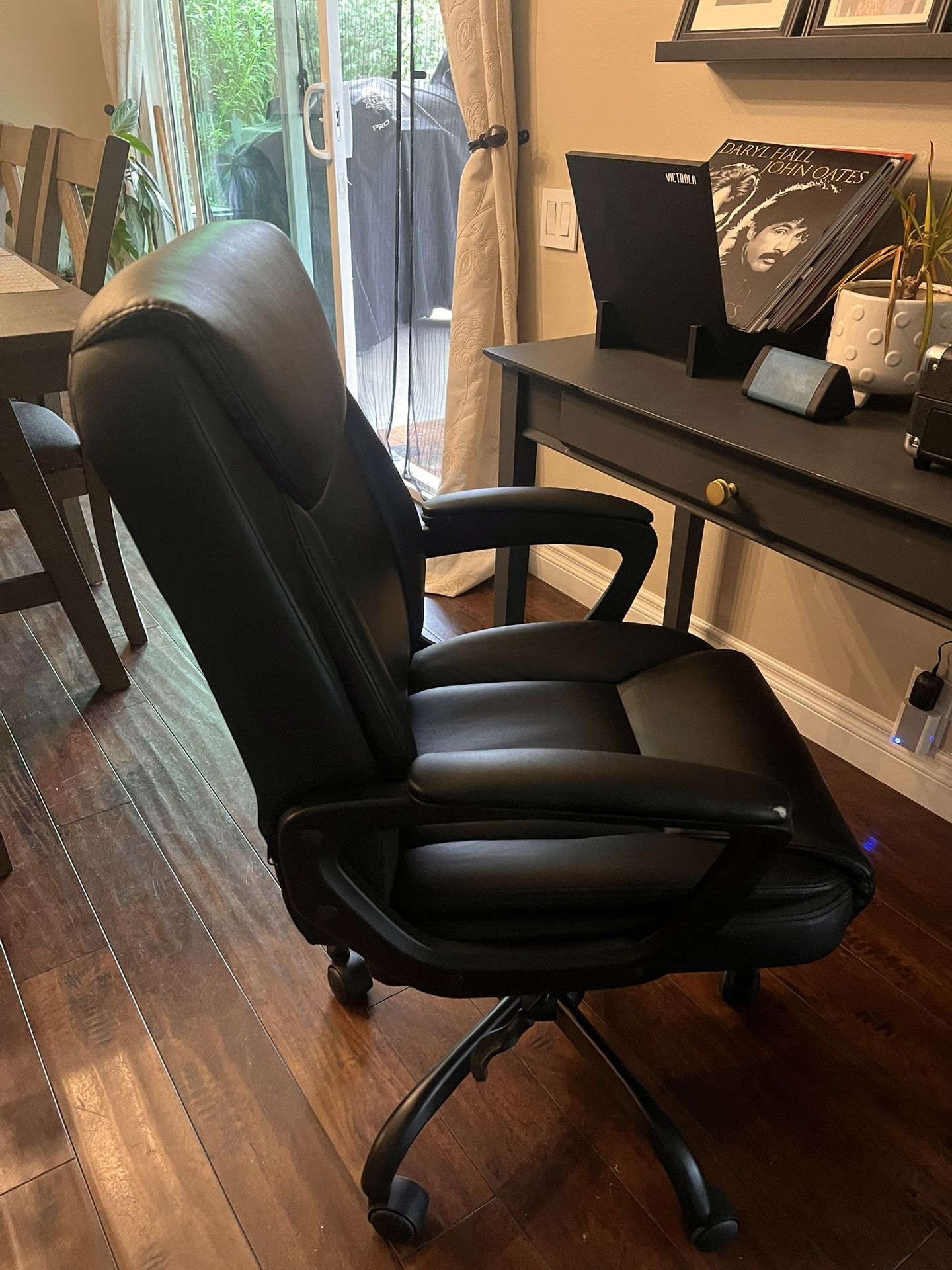 Black Office Chair 
