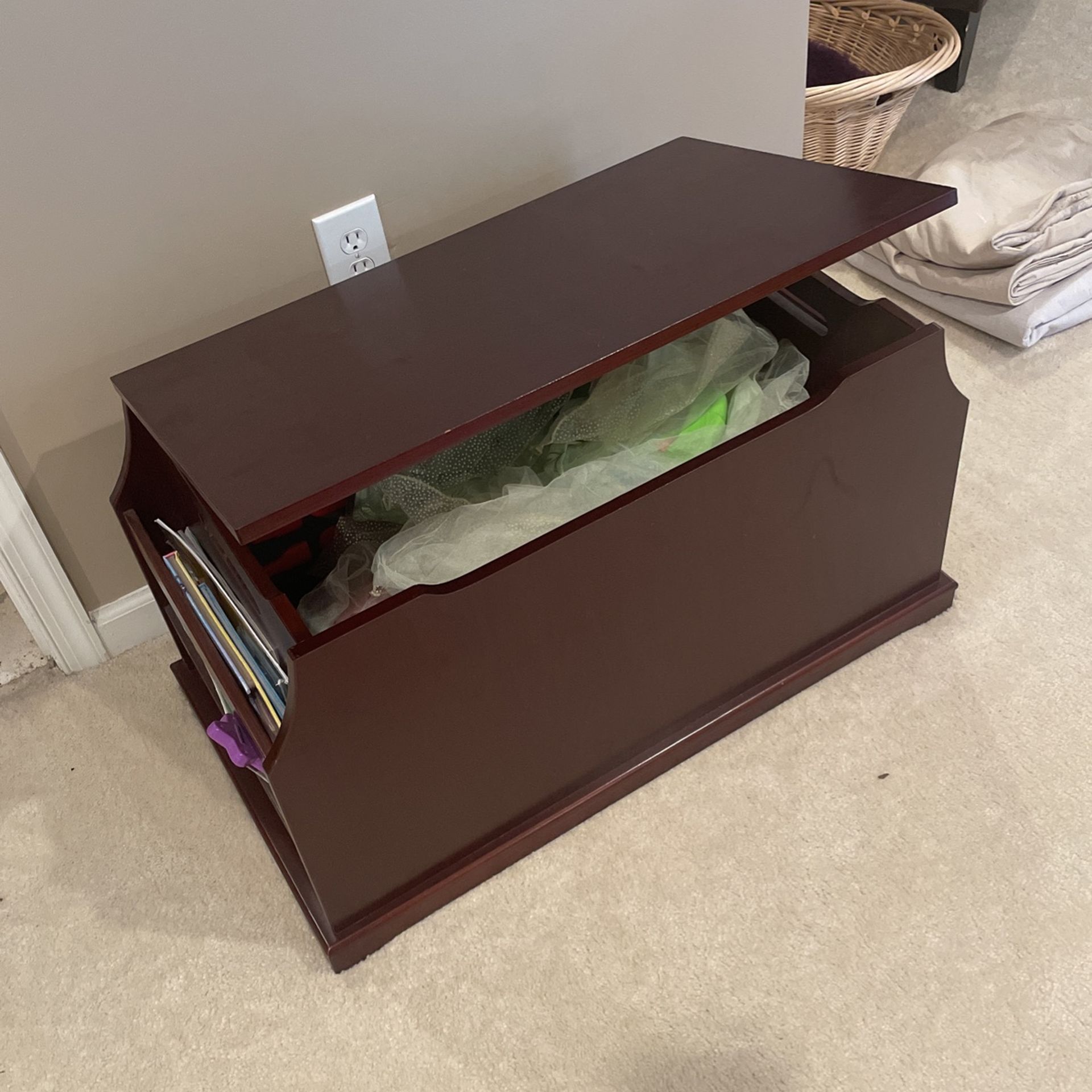 Toy chest