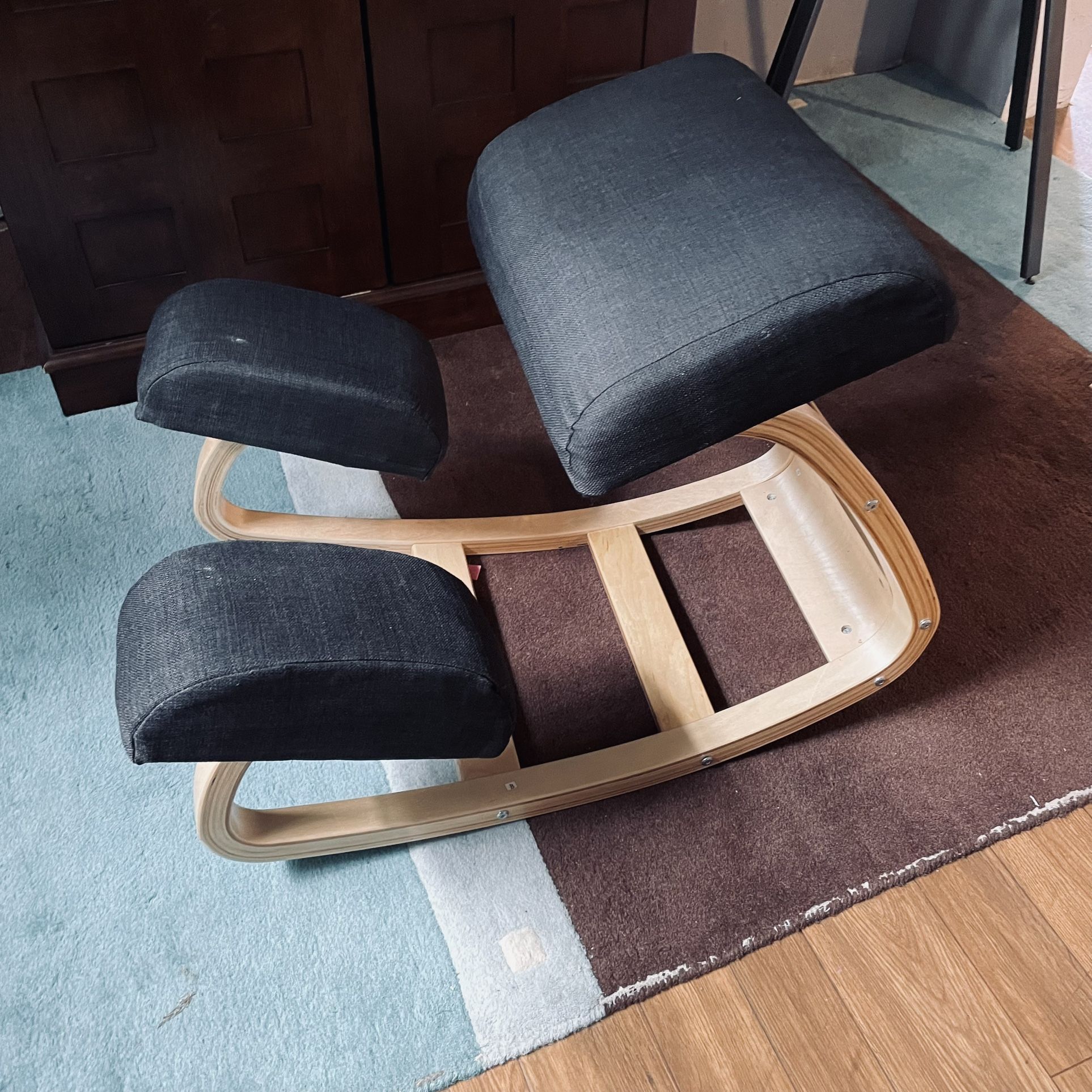 Sleekform Kneeling Chair