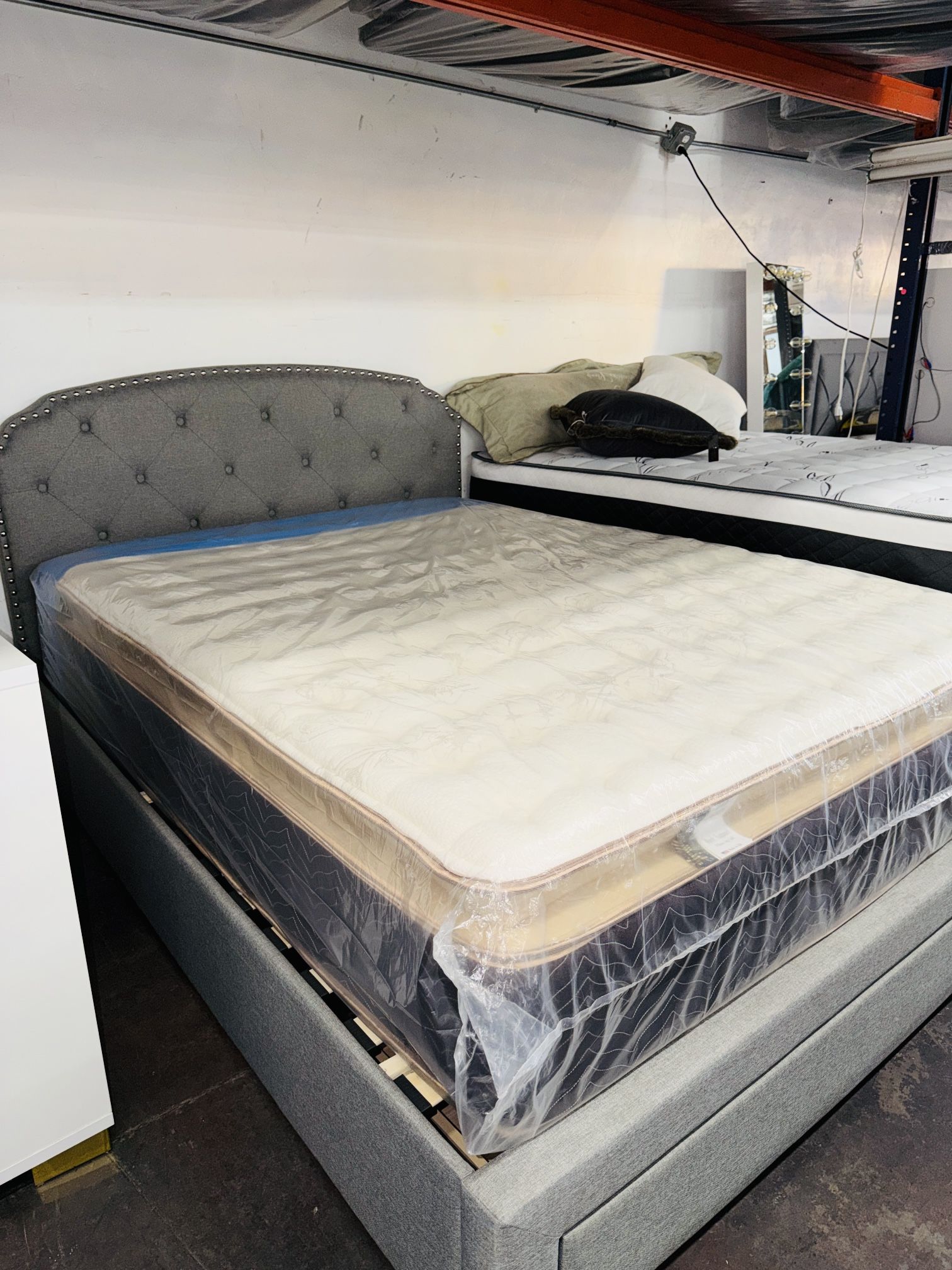 Queen Size Classic Plush Pillow Top Mattress New