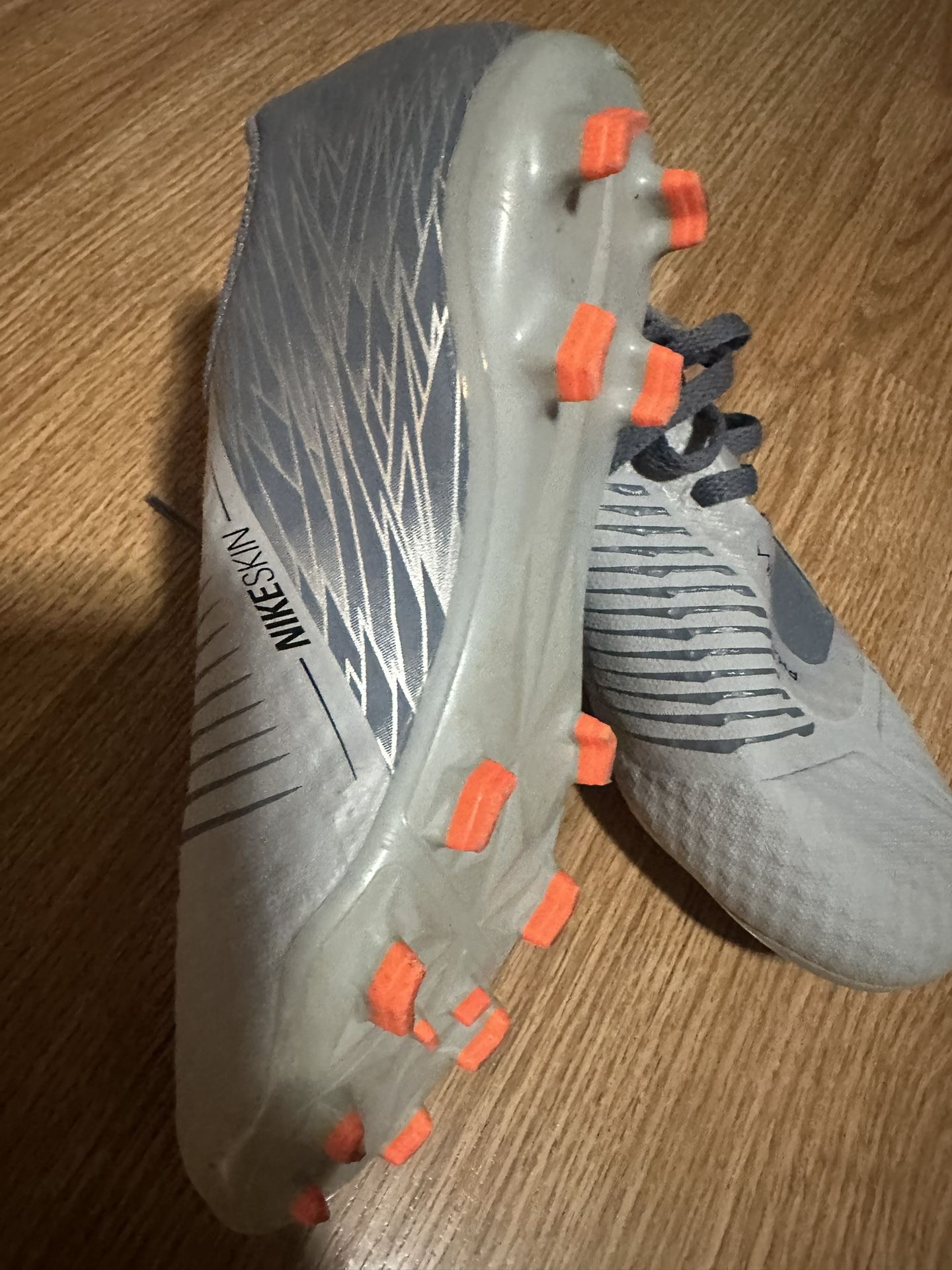 Panthon Soccer Cleats
