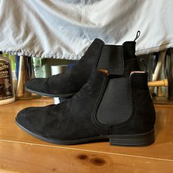 Black Chelsea Boots