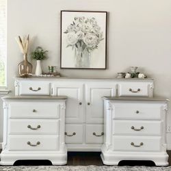 Gorgeous Solid Wood Dresser & Nightstands Set” In Excellent Condition”