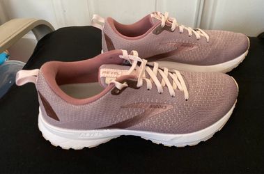 Brook’s Women’s Running Shoes 9.5