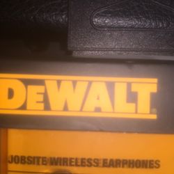 DeWalt Wireless Earphones 